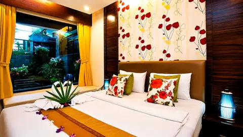Deluxe Family Room image 7