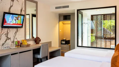 Deluxe Triple Room image 6