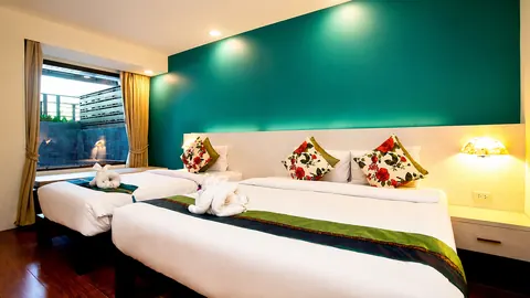 Deluxe Triple Room image 7