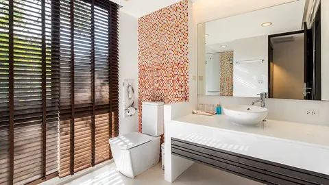 Deluxe Triple Room image 9